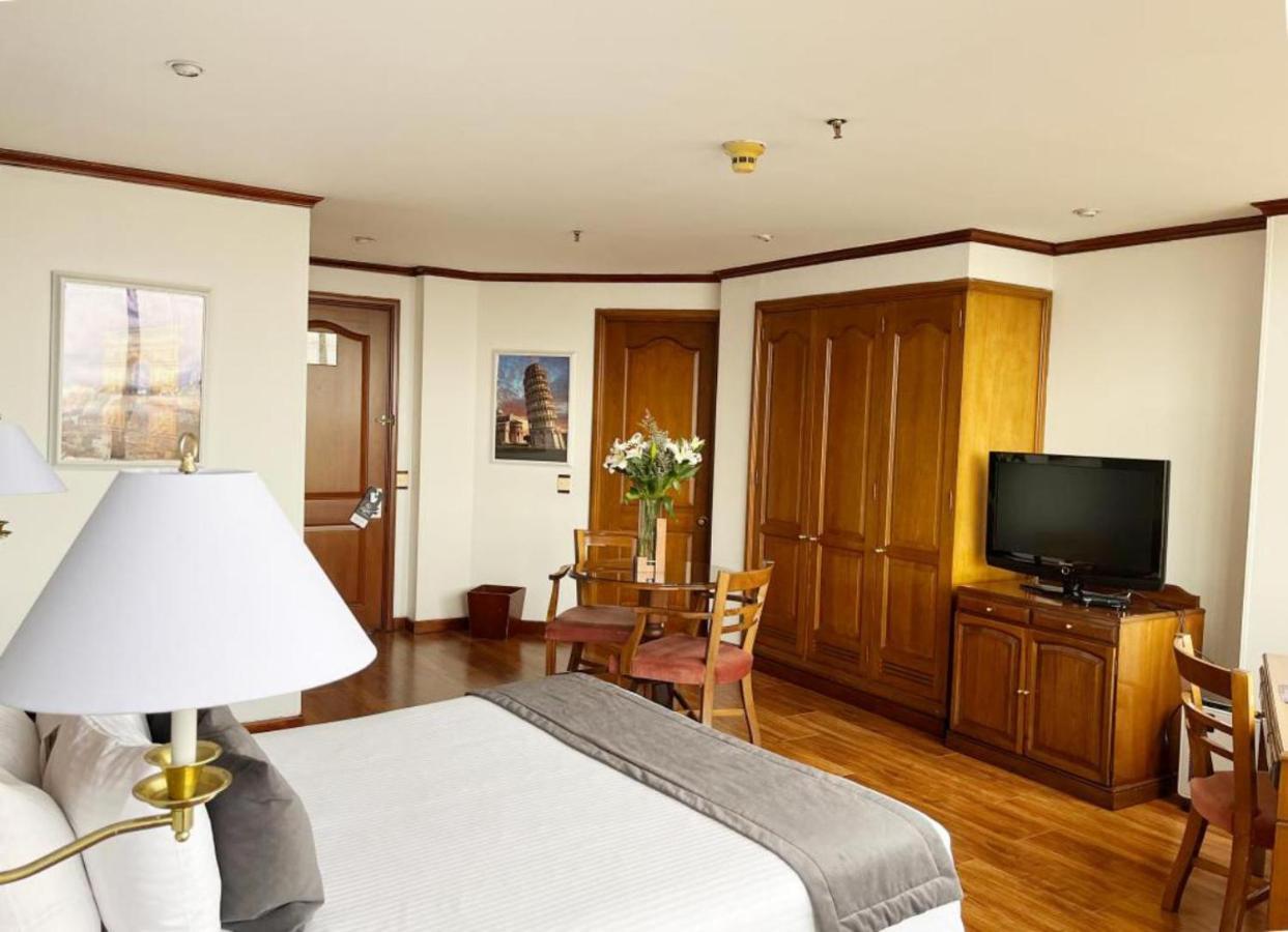 Hotel Bogotá Regency Usaquén Esterno foto