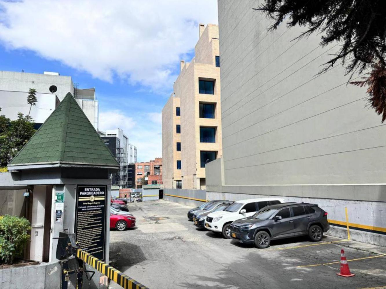 Hotel Bogotá Regency Usaquén Esterno foto