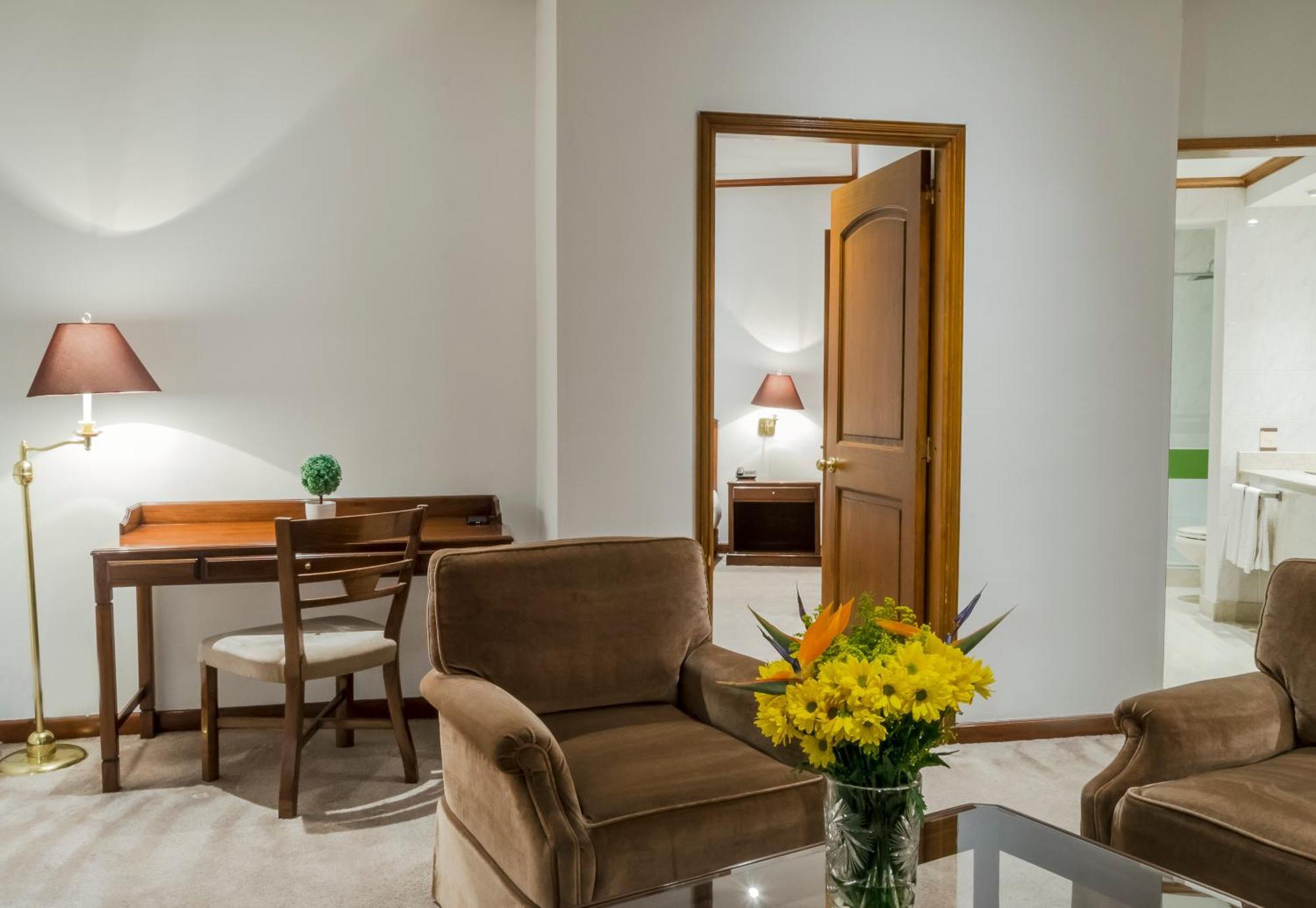 Hotel Bogotá Regency Usaquén Esterno foto