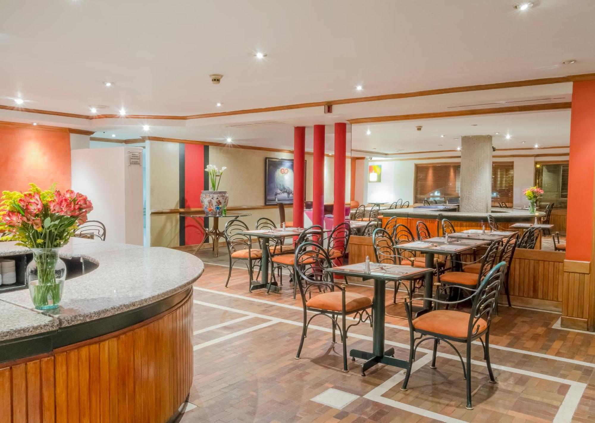 Hotel Bogotá Regency Usaquén Esterno foto